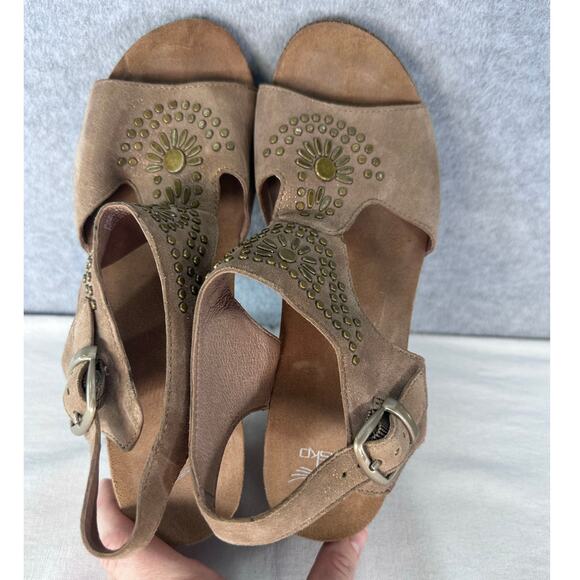 Dansko Womens sz 40 Deandra Studded Taupe Shimmer Sandal Block Heel BOHO T Strap - Picture 7 of 13